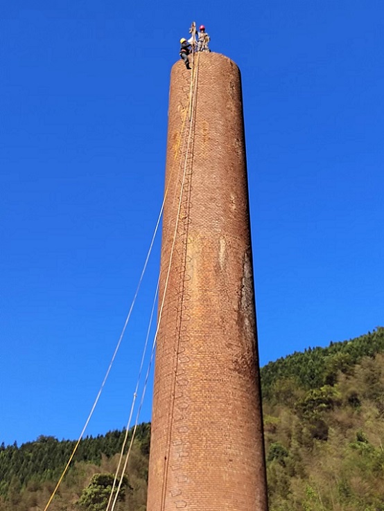 拆除煙囪公司:技術(shù)的優(yōu)勢與貼心周到的服務